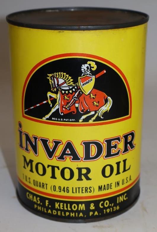 Invader One Quart Metal Oil Can: Full. 32oz