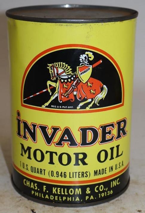 Invader HDX One Quart Metal Oil Can: Full. 32oz