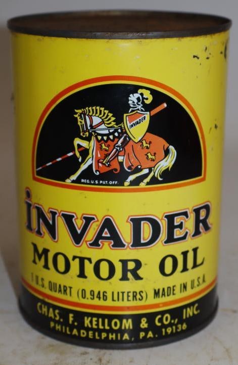 Invader HD One Quart Metal Oil Can: Full. 32oz