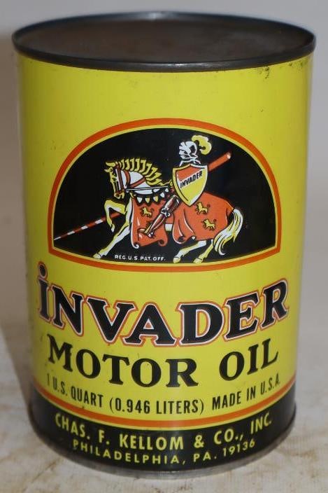 Invader Dual HD One Quart Metal Oil Can: Full. 32oz