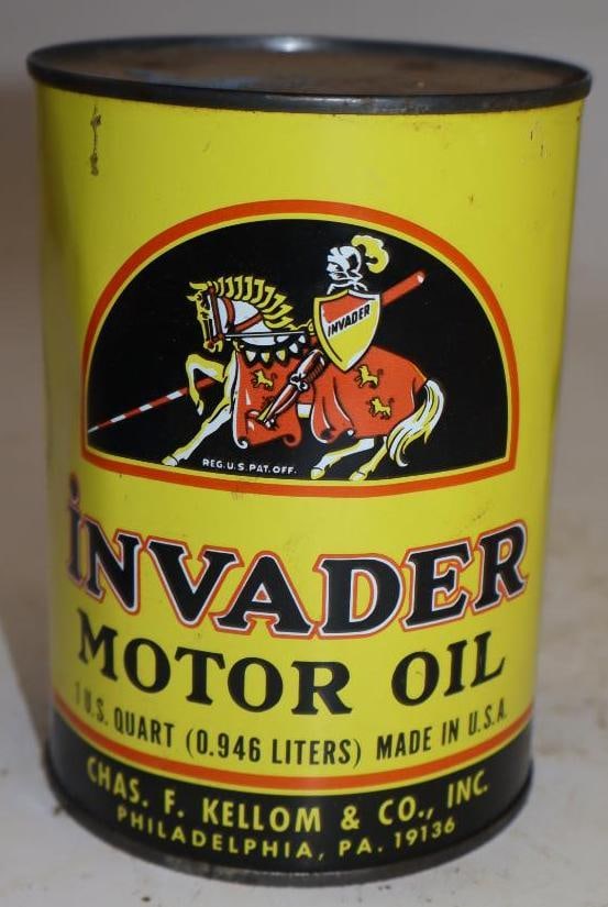 Invader Dual HD One Quart Metal Oil Can: Full. 32oz