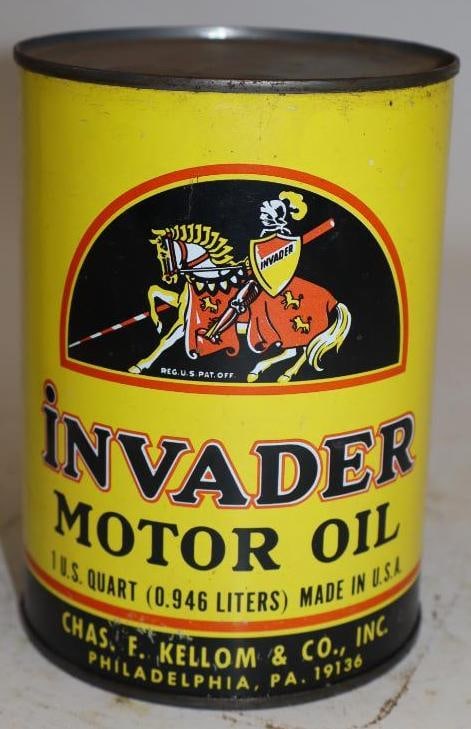 Invader Dual HD One Quart Metal Oil Can: Empty. 32oz