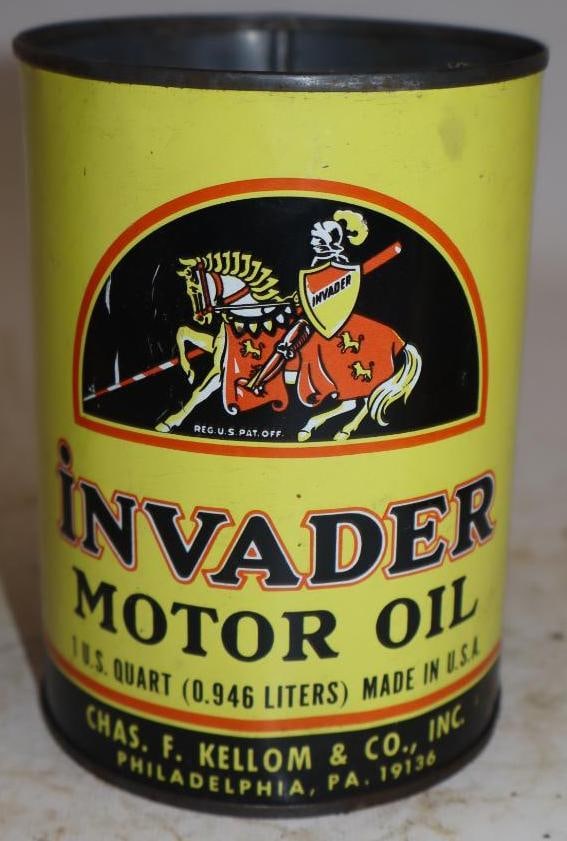 Invader One Quart Metal Oil Can: Empty. Missing top lid. 32oz