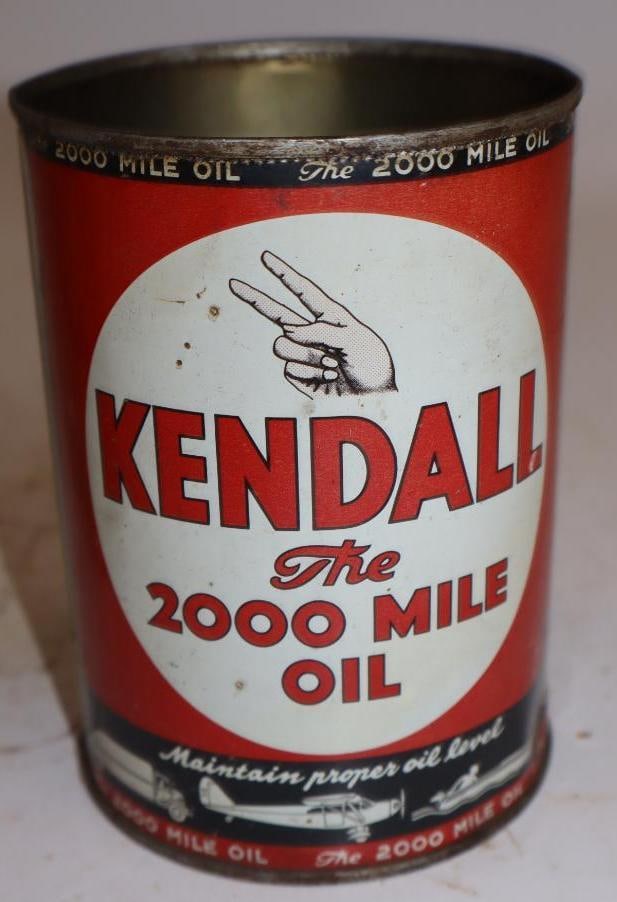 Kendall 2000 Mile One Quart Metal Oil Can: Missing top lid. Empty. 32oz