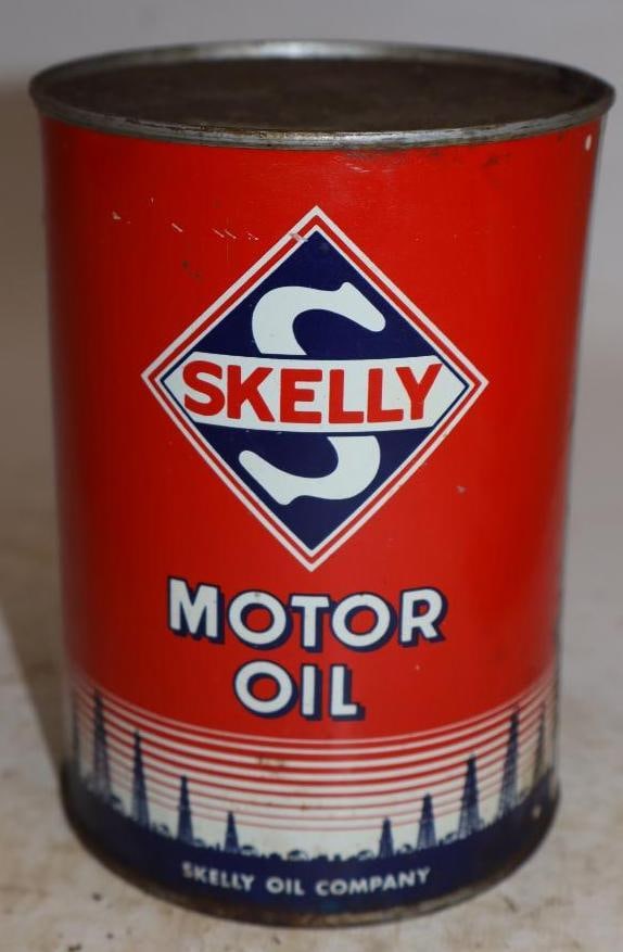 Skelly One Quart Metal Oil Can (1 of 4)