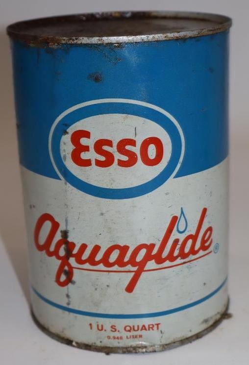 Esso Aquaglide One Quart Metal Oil Can: Full. 32oz