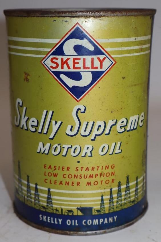 Skelly Supreme One Quart Metal Oil Can: Empty. 32oz