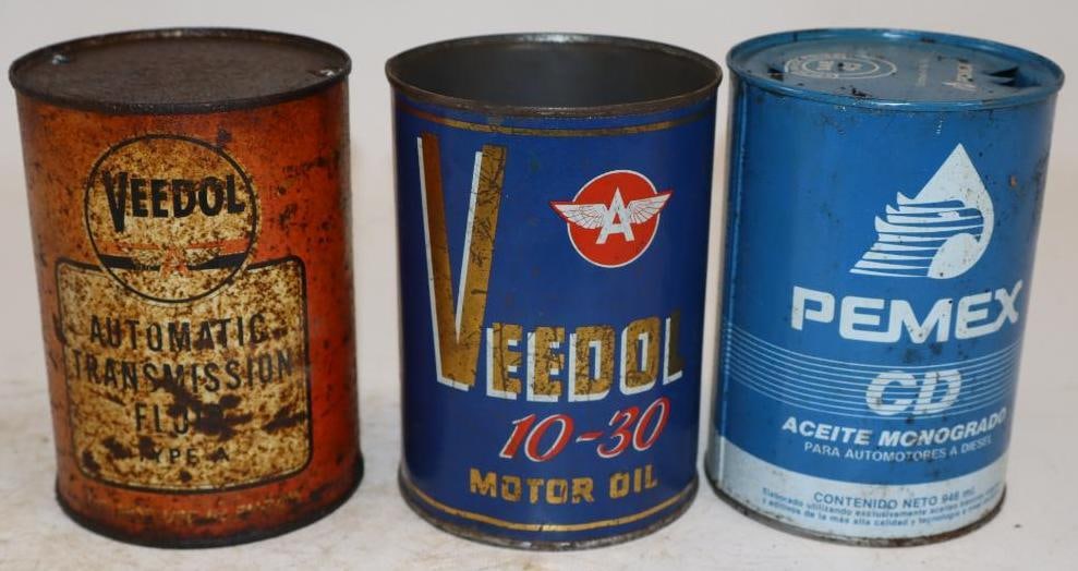 Group of 3 Veedol, and Pemex One Quart Metal Oil Cans: Empty. One is missing top lid. 32oz each