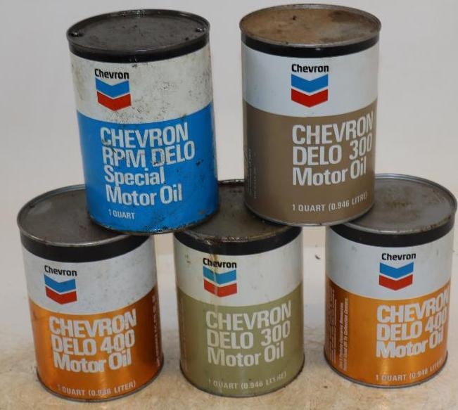 Group of 5 Chevron One Quart Composite Oil Cans: Empty. 32oz each