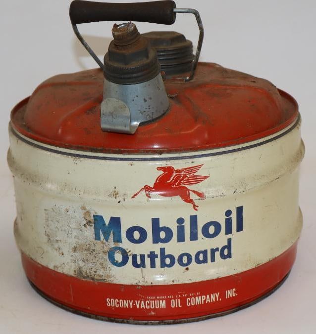 Mobiloil Outboard 2.5 Gallon Oil Can (1 of 4)