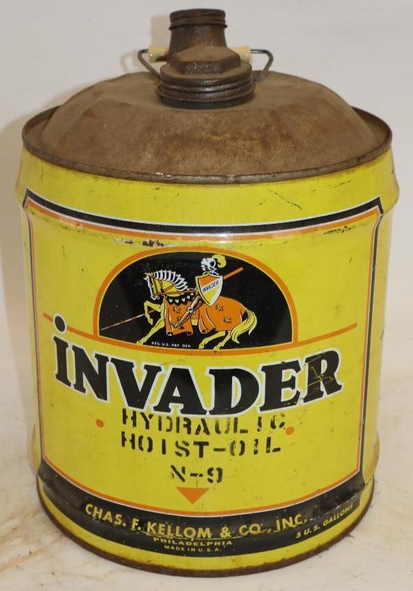Invader Hydraulic Oil Five Gallon Metal Oil Can: 12" x 12" x 16"