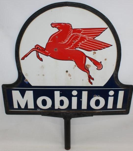 Mobiloil Pegasus DSP Porcelain Curb Sign with Ring and Post (1 of 10)