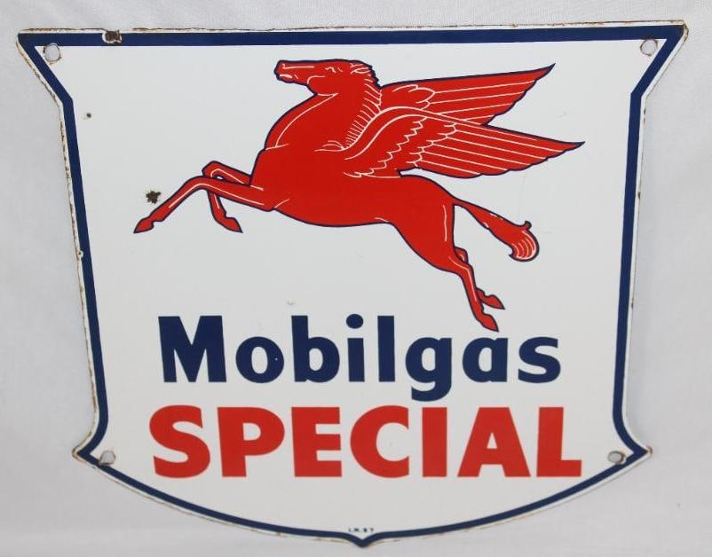 Mobilgas Special Shield Porcelain Pump Plate Sign (1 of 5)