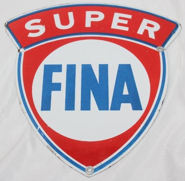 Super Fina SSP Porcelain Pump Plate Sign: This sign has some slight surface scratches and wear throughout the field. There is also some wear along the outer edge. This sign measures 11.25" x 10.5" and is graded an 8.5.