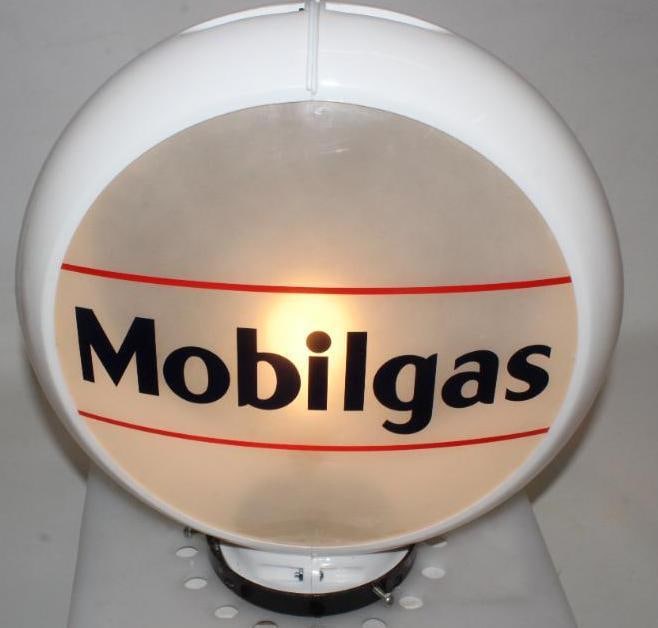 Mobilgas 13.5 Inch Single Lens Gas Pump Globe: This lens is in very good condition and is mounted on a new Capco body.