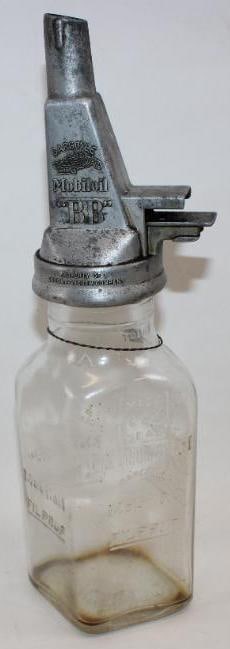 Socony-Vacuum Gargoyle Mobiloil FilPruf Diamond Shaped One Quart Glass Oil Bottle (1 of 9)
