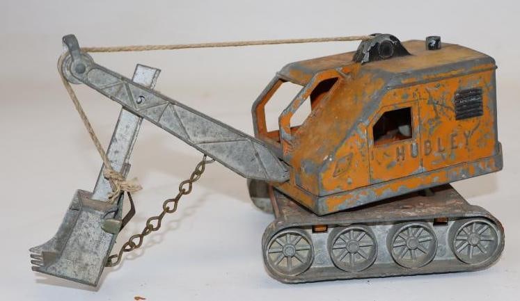Hubley Kiddie Toy Steam Shovel: 3.5" x 7" x 6"