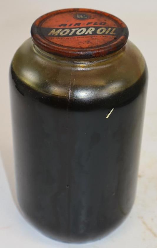 Whiz Air-Flo Glass Quart Wartime Oil Jar: Full. Missing paper label. 32oz