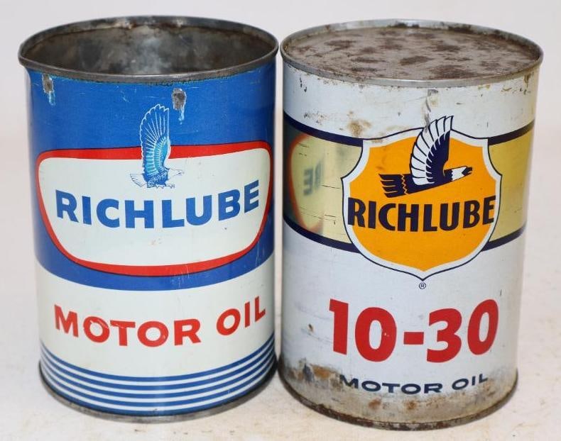 Group of 2 Different Richlube One Quart Metal Oil Cans: Blue can is missing top lid. Empty. 4" x 4" x 5.5" each