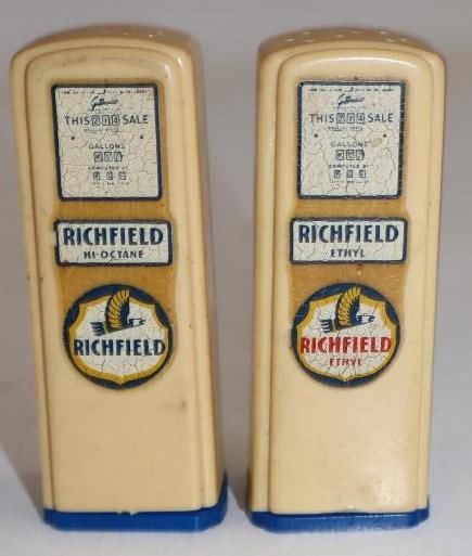 Group of 2 Richfield Gas Pump Shaped Salt and Pepper Shakers: 1" x .75" x 2.5" each