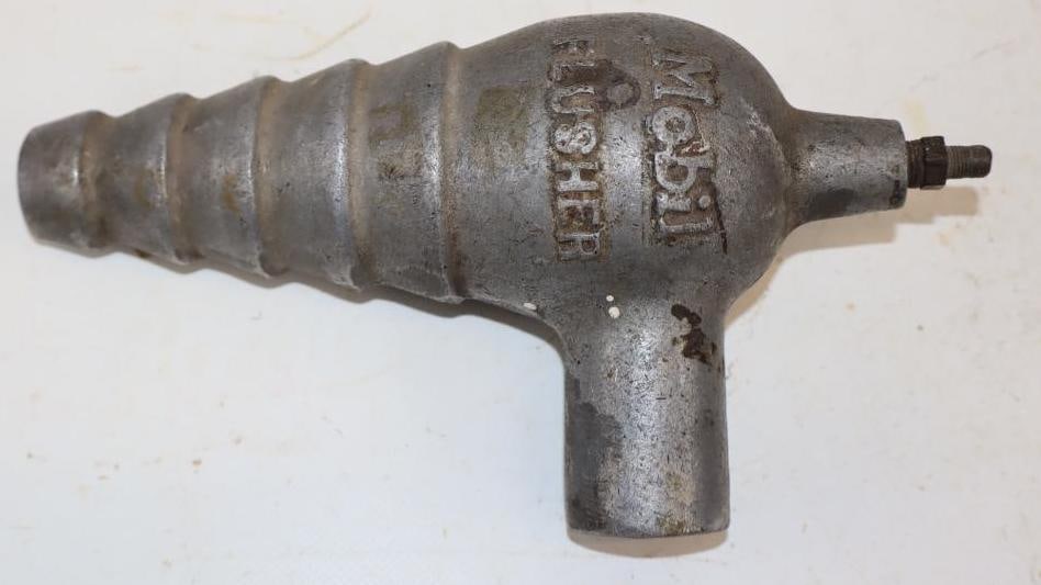 Cast Aluminum Embossed Mobil Flusher: 4.5" x 2.5" x 8.25"