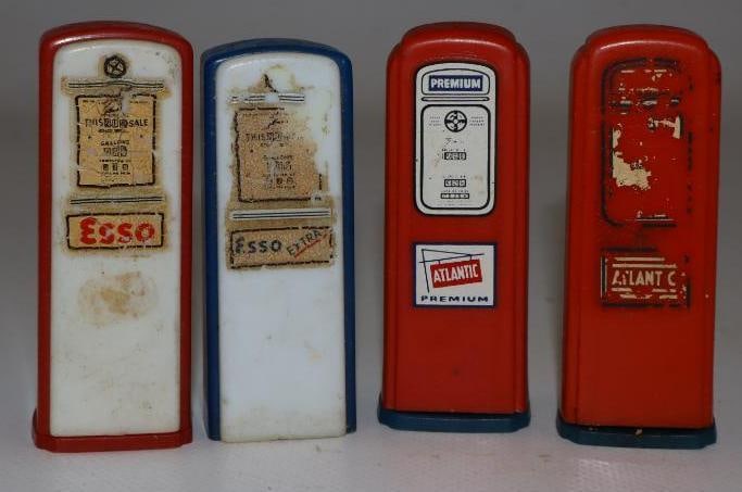 Group of 4 Atlantic and Esso Salt and Pepper Shakers: Blue shaker is missing bottom cap. 1" x 0.5" x 0.75" each