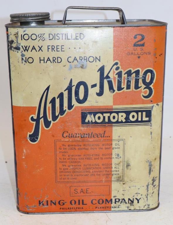 Auto-King Two Gallon Metal Oil Can: 5.5" x 8.5" x 11.25"