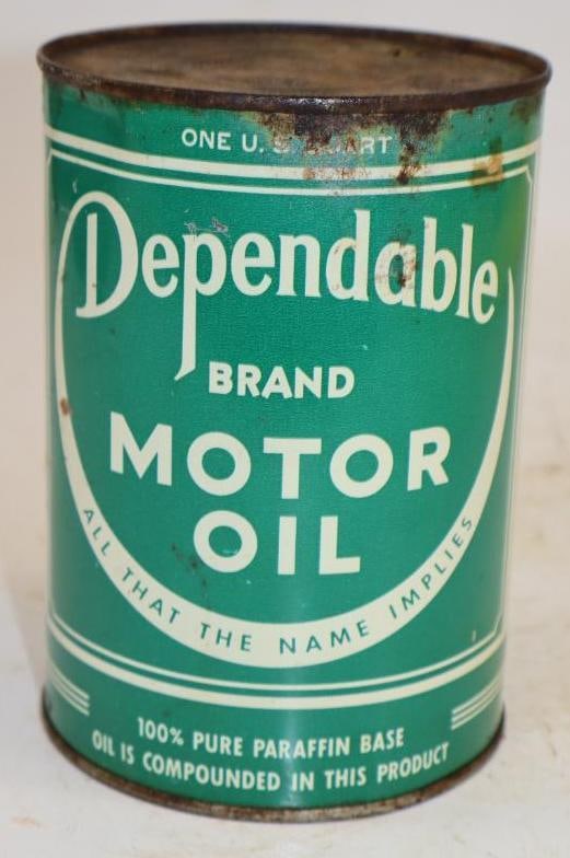 Dependable One Quart Metal Oil Can: Empty. 4" x 4" x 5.5"