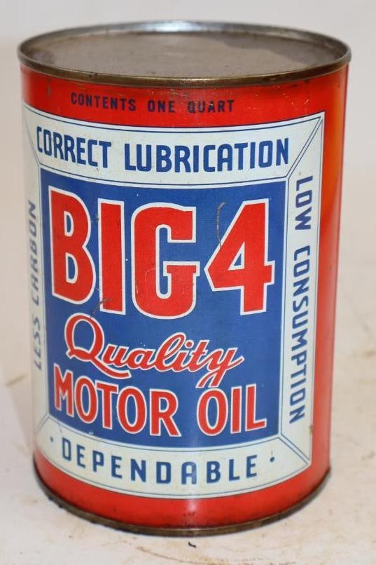 Big 4 One Quart Metal Oil Can: Full. 4" x 4" x 5.5"