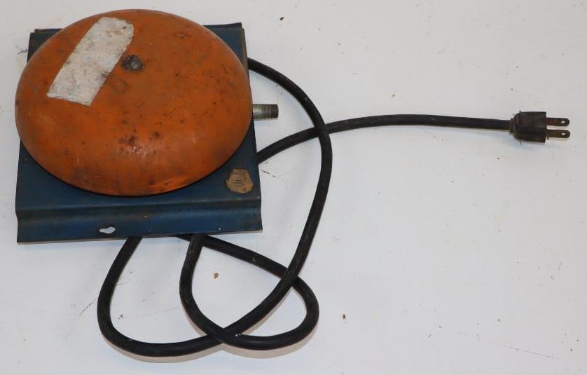 Gas Station Service Bell: 6" x 7.25" x 2.5" in working order