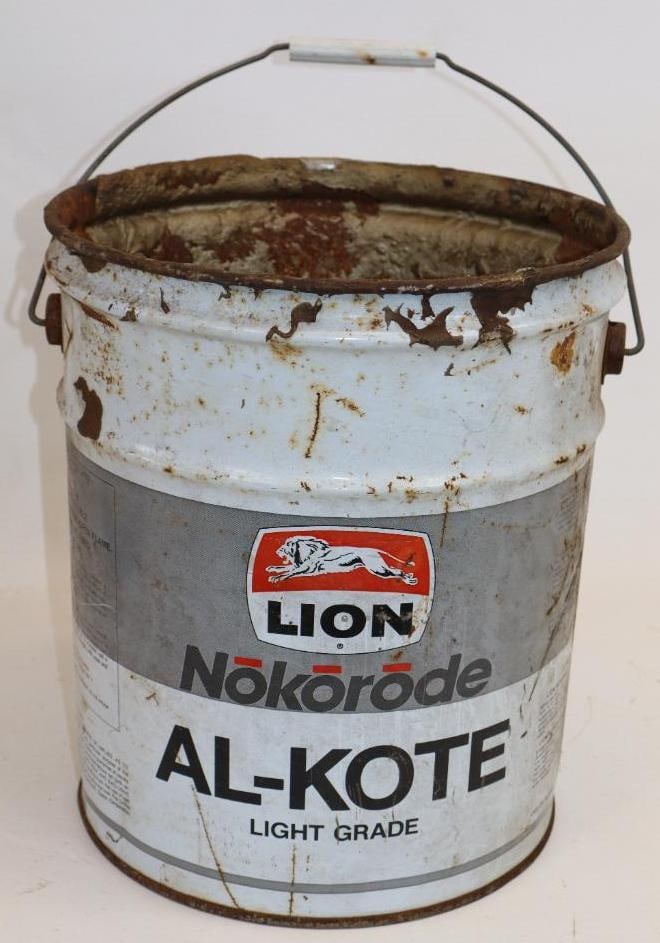 Lion Nokorode Thirty Five Pound Metal Grease Can: Missing top lid. 12" x 12" x 13.5"