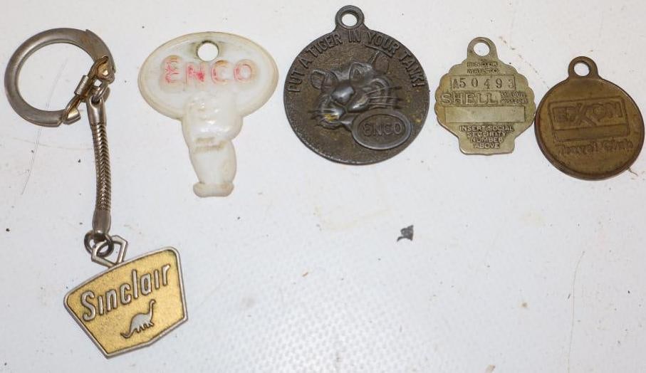 Group of 5 Esso, Enco, Sinclair, Exxon & Shell Advertising Keychain Tags: Largest is 1.5" x 1.5"