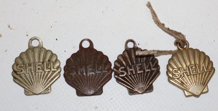 Group of 4 Shell Clamshell Shaped Keychain Tags: 1" x 1" each