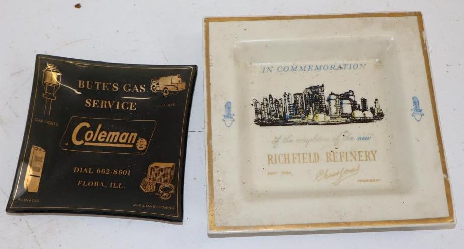 Group of 2 Coleman & Richfield Refinery Advertising Glass & Ceramic Ashtrays: Largest is 7" x 7" x 1"