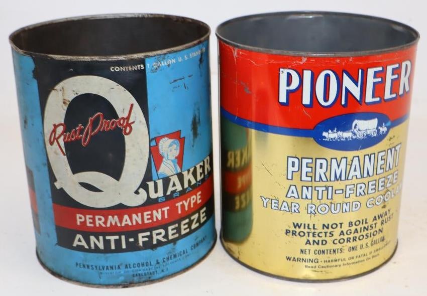 Group of 2 Quaker, and Pioneer One Gallon Metal Oil Cans: Both missing top lid. Empty. 6.5" x 6.5" x 7.75" each