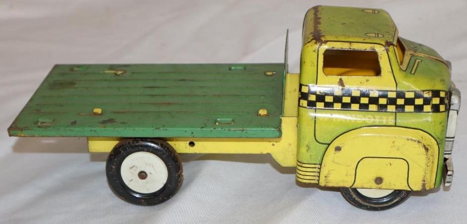 Wyandotte Tin Litho Flat Bed Truck: 10" x 4" x 4"