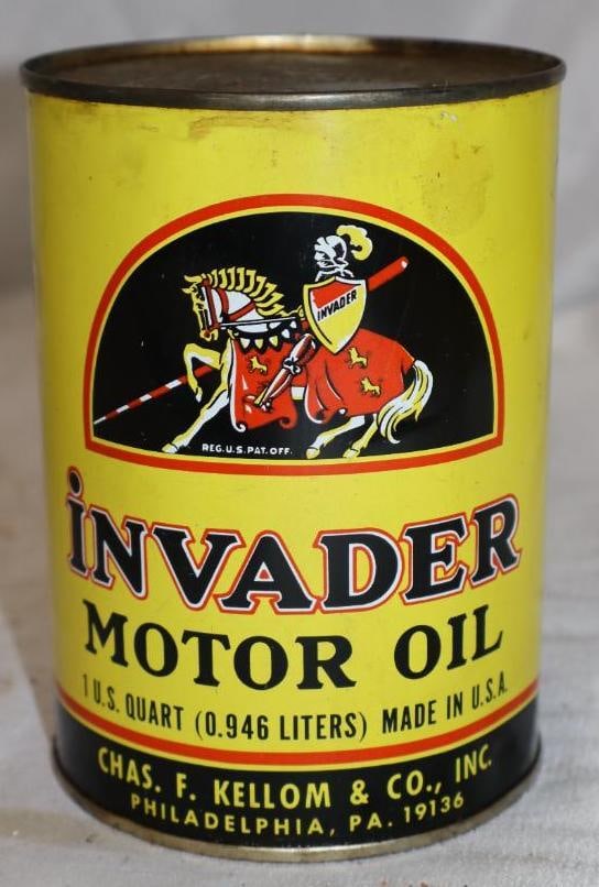 Invader Metal 1 Quart Oil Can (1 of 4)