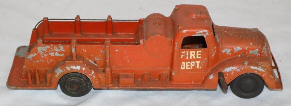 Metal Masters Wind Up Toy Fire Truck (1 of 3)