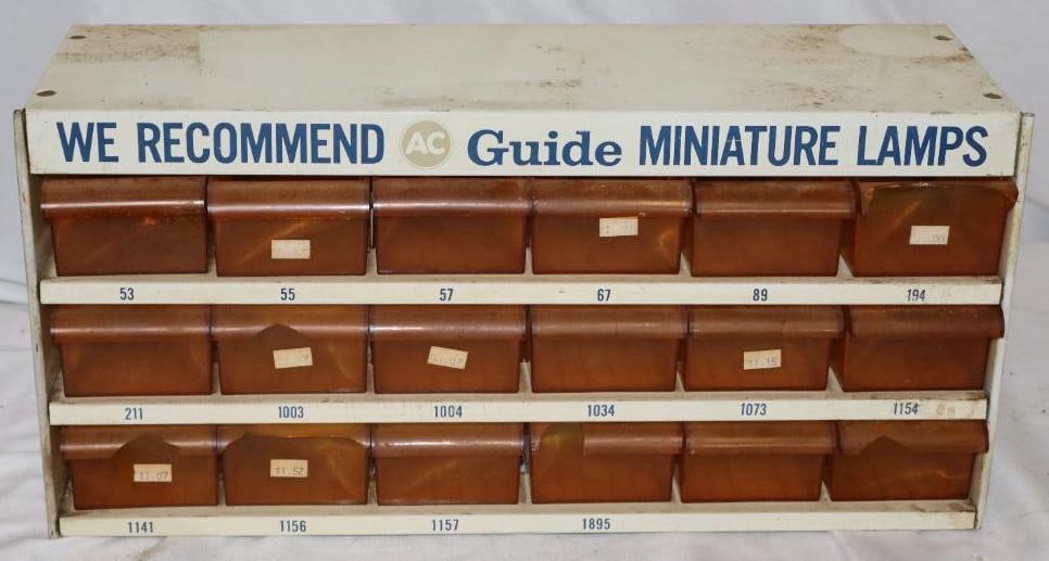 AC Miniature Auto Lamp Countertop Cabinet Display: 18.5" x 6" x 9"