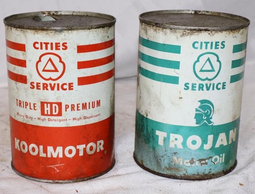 Group of 2 Different Cities Service Metal 1 Quart Oil Cans: 4" x 4" x 5.5" each