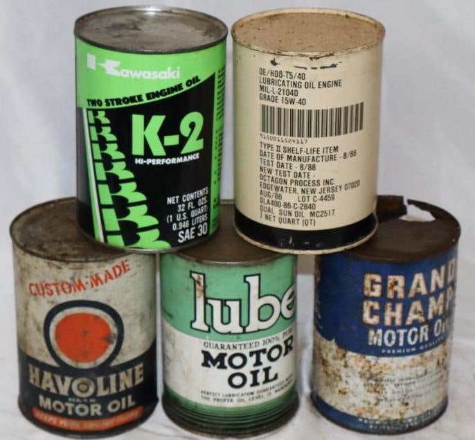 Group of 5 Different 1 Quart Metal Oil Cans (1 of 7)