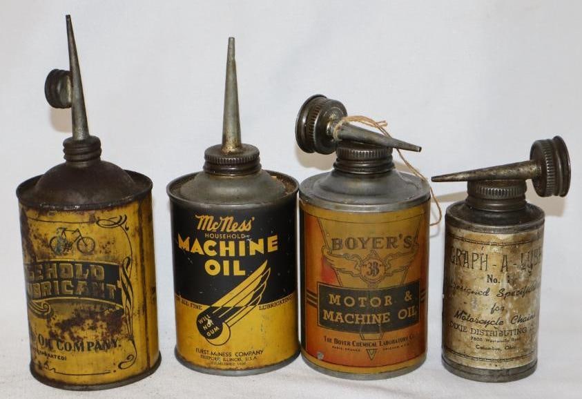 Group of 4 Round Half Pint Oiler Cans: 8 oz each