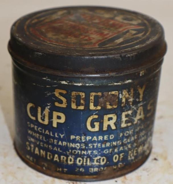 Early Socony 1lb Grease Can (1 of 2)
