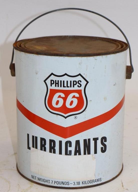Phillips 66 7lb Grease Can: Full. 6.5" x 6.5" x 7.5"