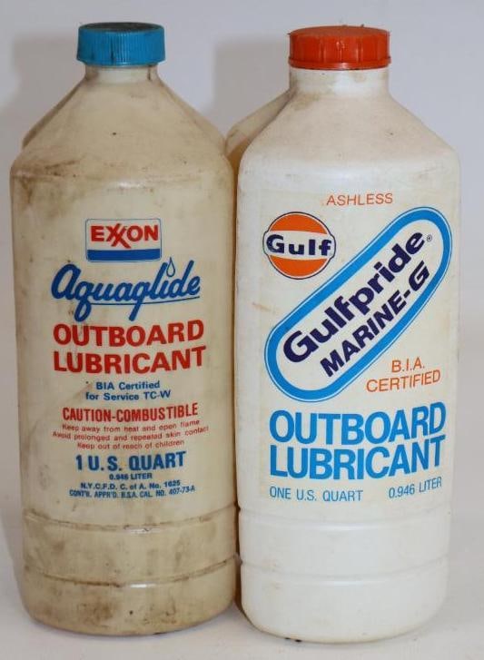 Group of 2 AQUADIGE Gulf Pride Outboard Oil Cans: 32oz Each