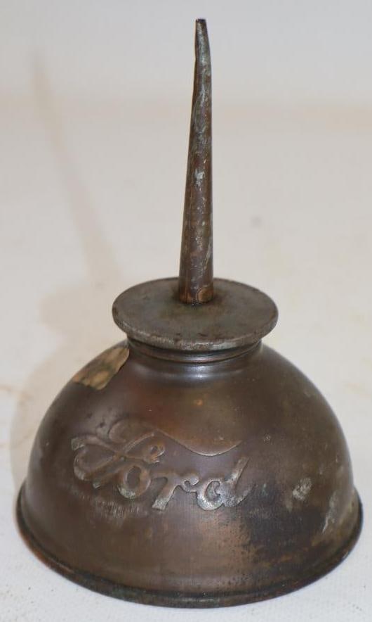 Ford Script Model T Thumb Oiler Can (1 of 2)