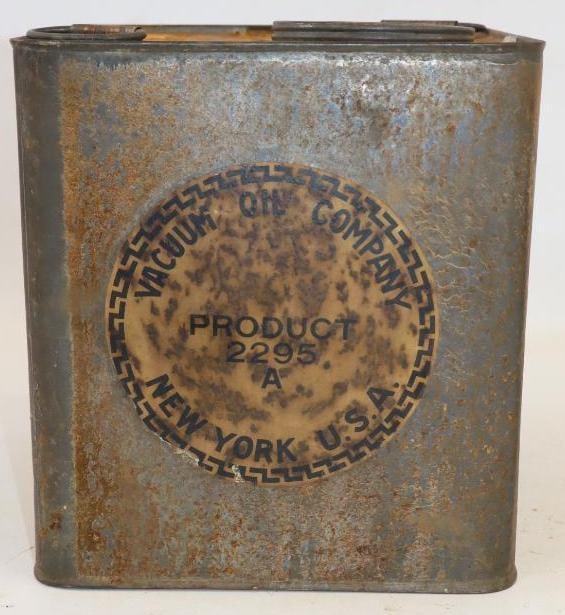 Vacuum Oil Twenty Five Pound Grease Can with Early Paper Label (1 of 4)