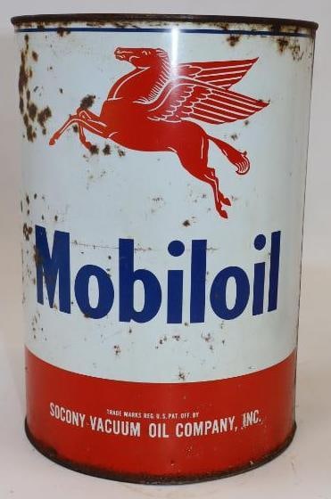 Socony-Vacuum Mobiloil Metal Five Quart Oil Can (1 of 5)