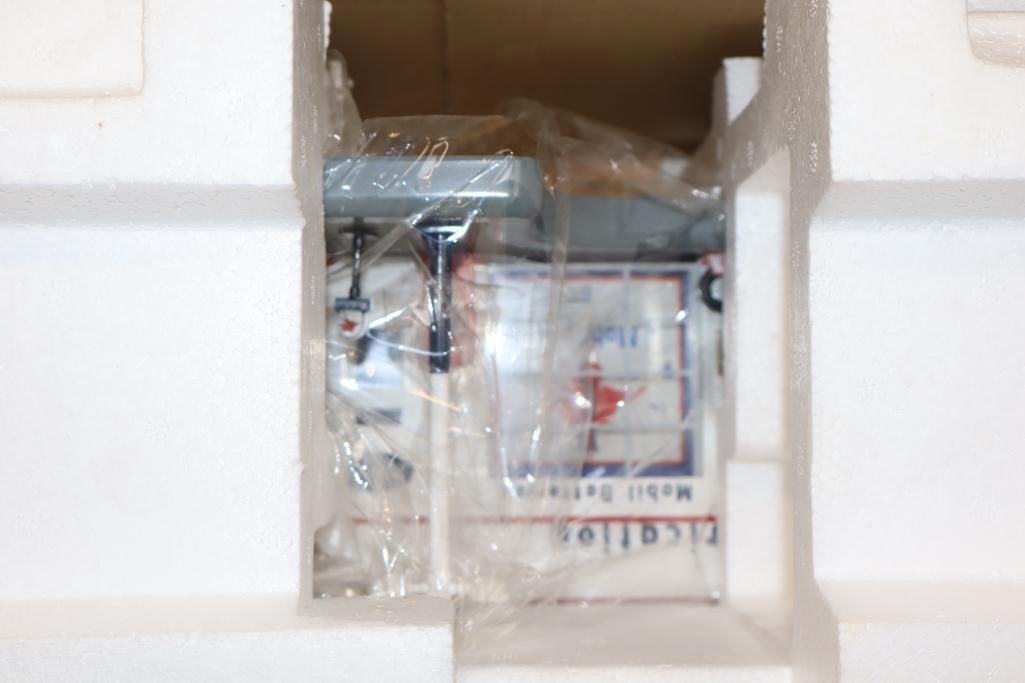 Mobil Light Up Gas Station in Original Box (1 of 4)