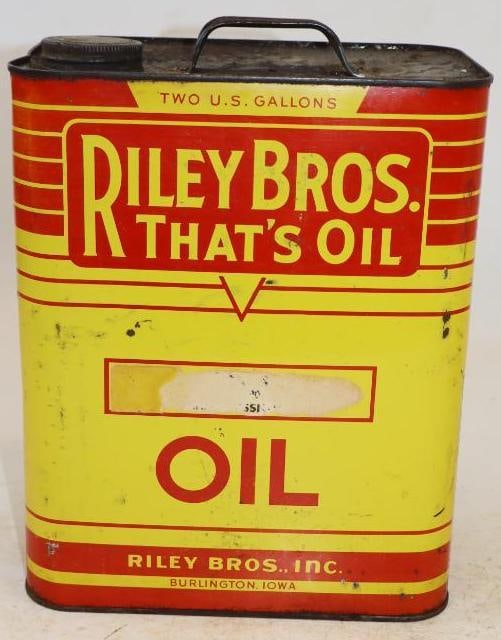 Riley Bros. Metal Two Gallon Oil Can (1 of 4)